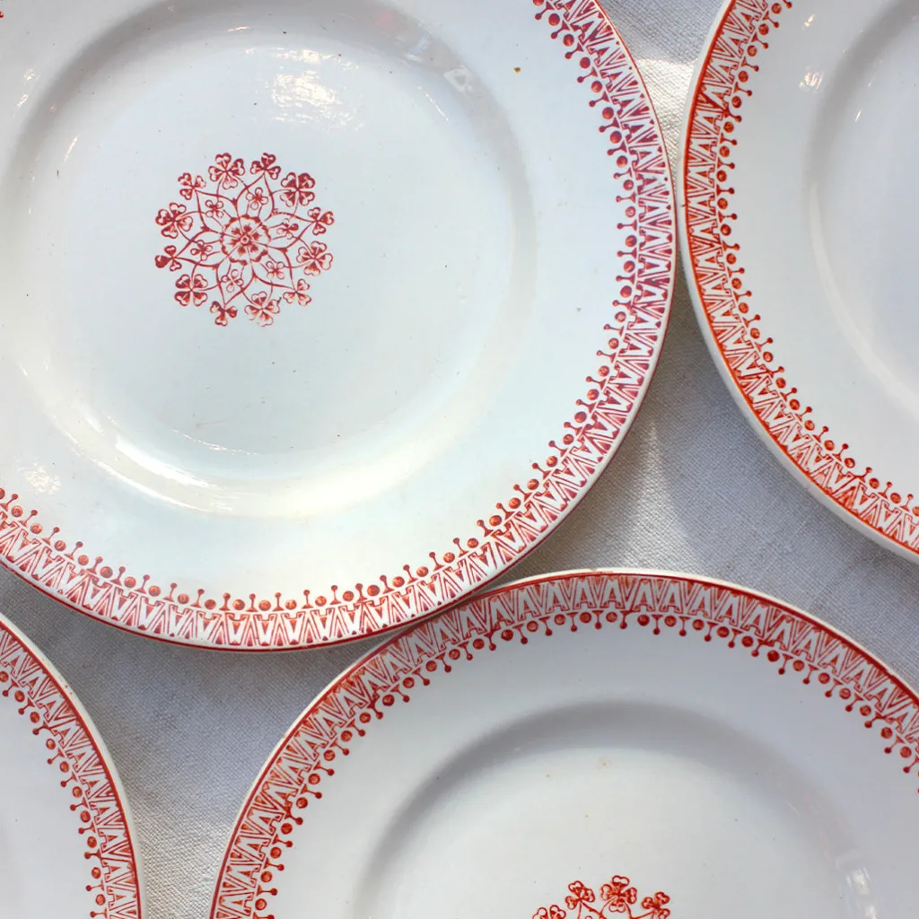 Saint Amand 6 assiettes plates aux arabesques