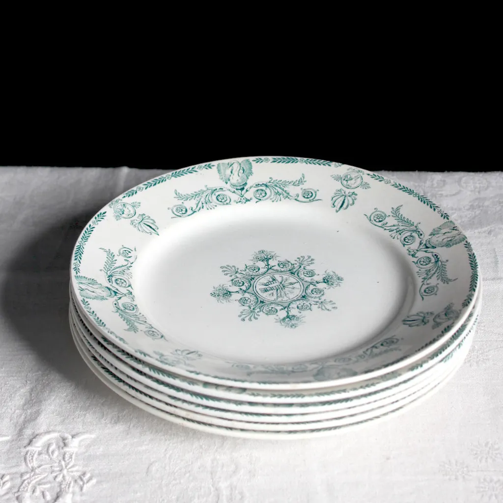 KG Lunéville 9 assiettes plates en terre de fer