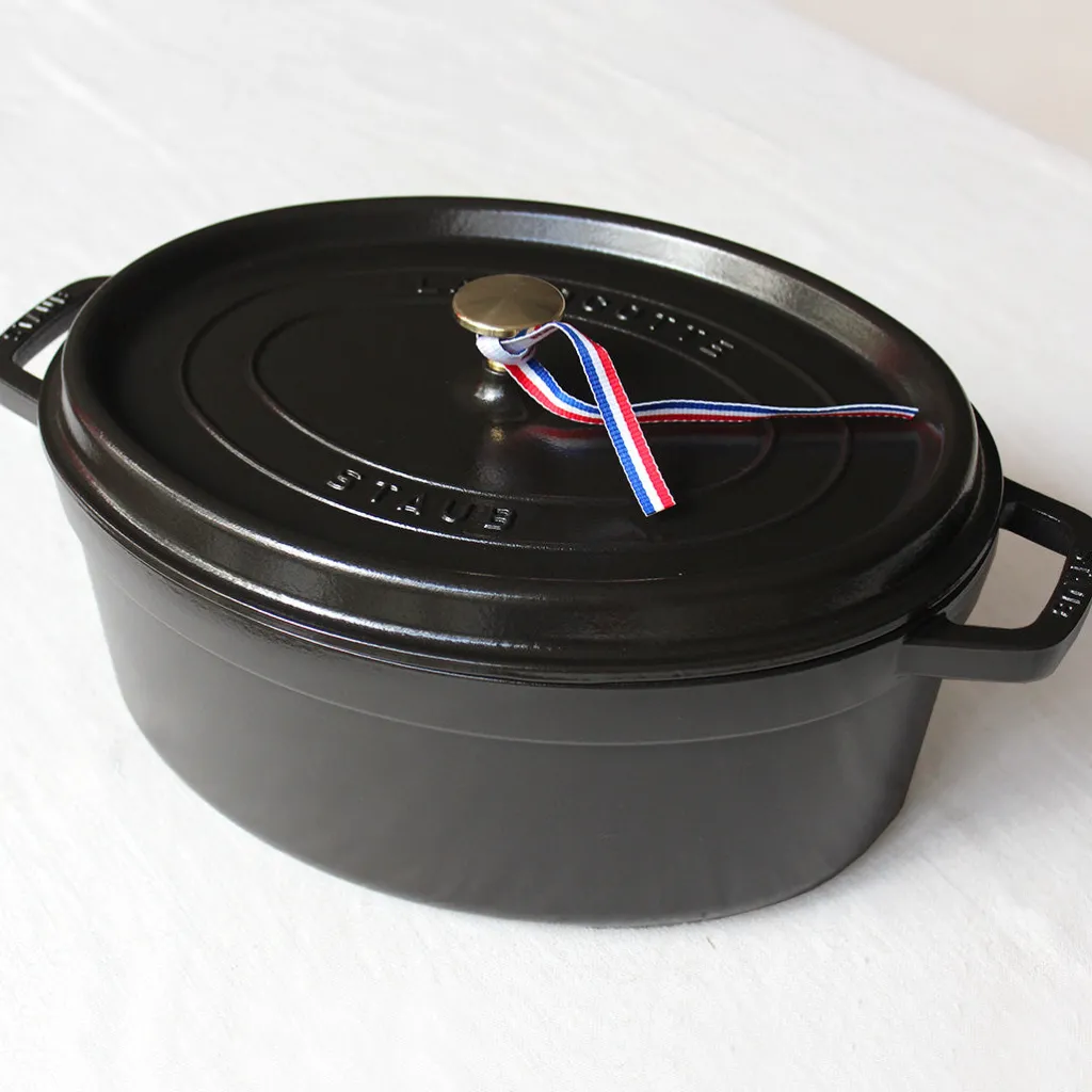 Staub Cocotte ovale en fonte noire