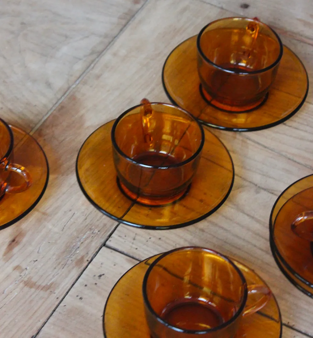 Duralex 6 tasses et soucoupes en verre ambré