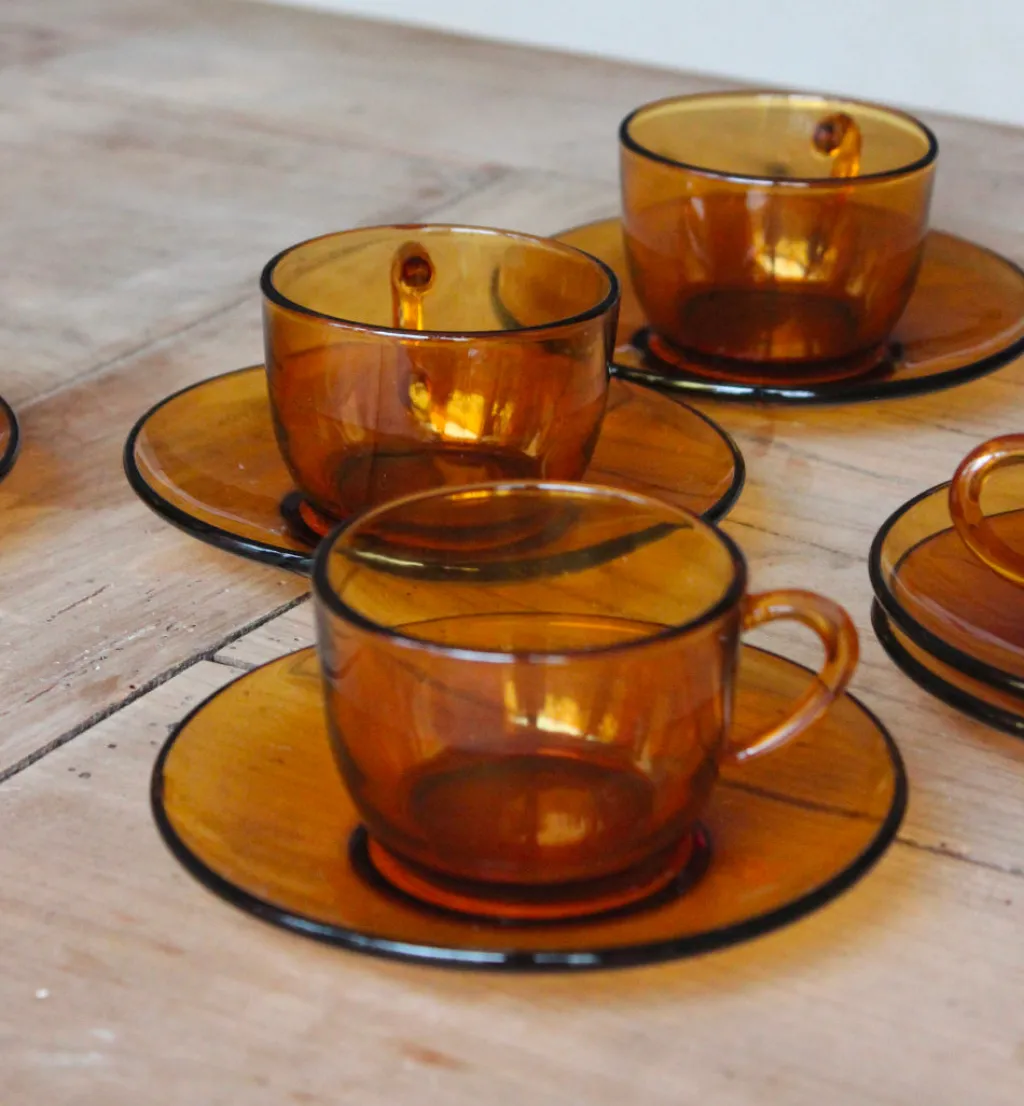 Duralex 6 tasses et soucoupes en verre ambré